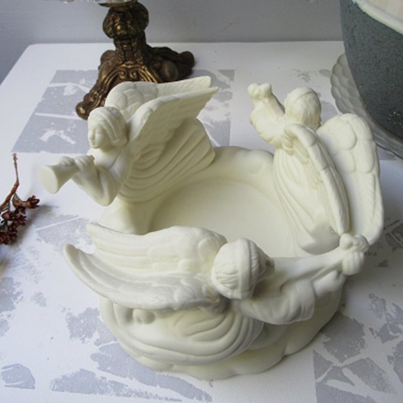 Porcelain Biscuit Candlestick Trio of Angels 1990s - Picture 14 of 16